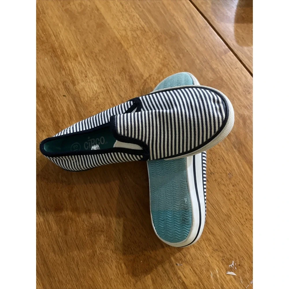 unisex kids sz 13 slip on Shoes blue and white stripes Circo  EUC
